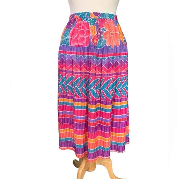 Dresses & Skirts - Vintage 70’s sheer floral midi skirt size M